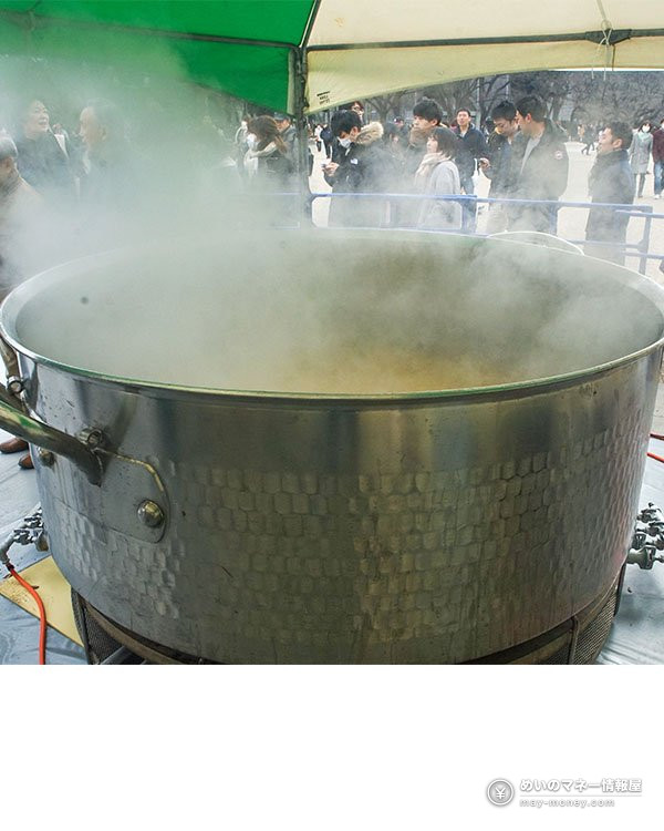 Sake Matsuri Japan Autumn in Okachimachi: Free Entry, 11 Breweries and 113 Sakes 7 A large steaming stock pot with festival visitors standing behind it