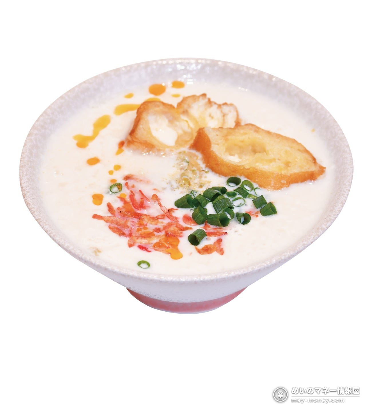 乳白色的浓汤搭配炸面包