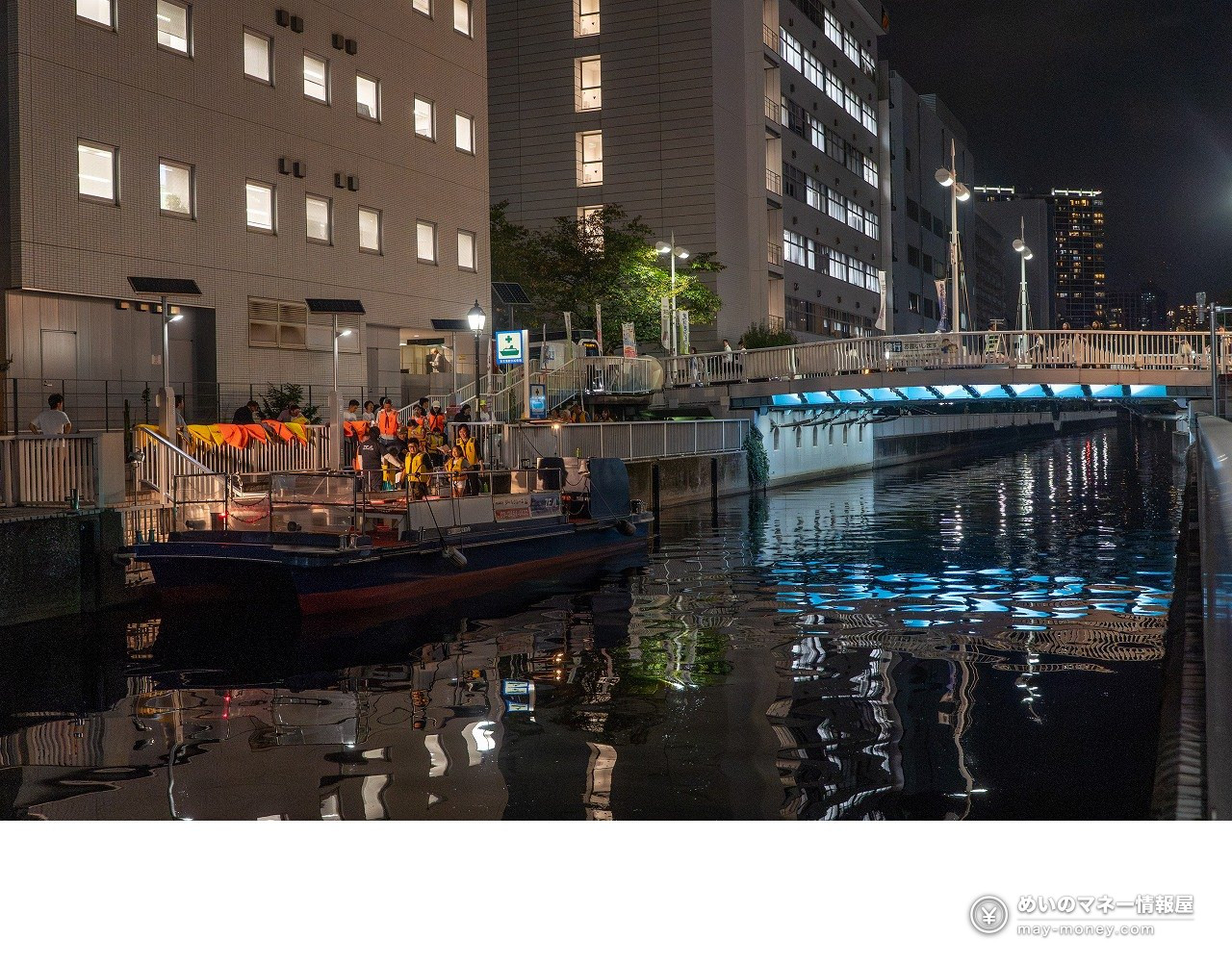 Shibaura Canal Festival 2026: Free Canal Cruise Times & Tips 5 The boarding pier at night, with a bridge lit up in blue