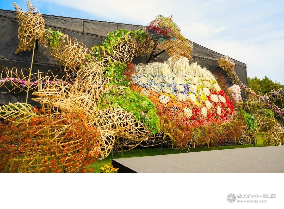 弘前城菊と紅葉まつり|入園料・ライトアップ・観光舟 3 竹細工と花を組み合わせた2025年のフラワーアート