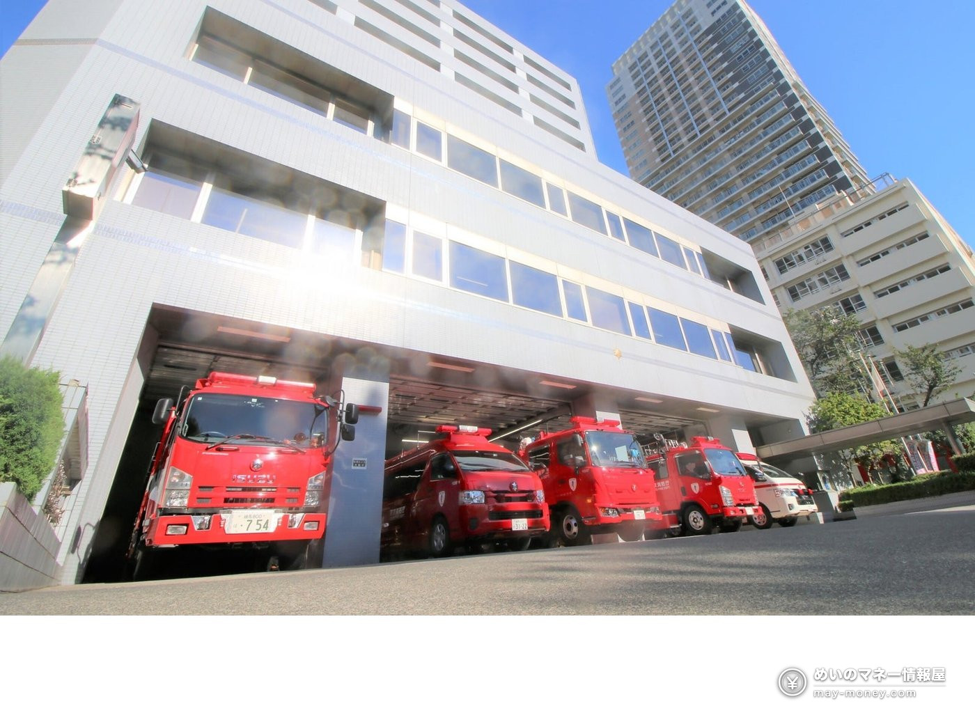 Ikebukuro Halloween Cosplay Fest 2026 (Oct 30 – Nov 1): Photo Shoots, Booths and What to Know 7 Red fire engines and an ambulance parked in front of a fire station