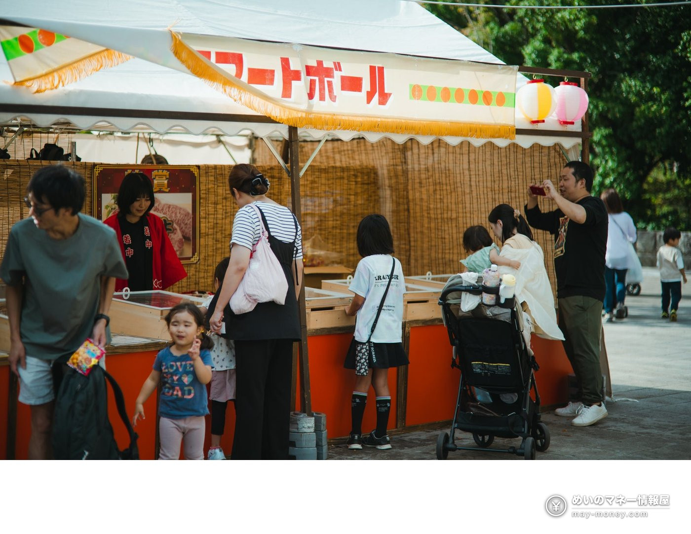 TAMATAMA FESTIVAL 2026: Free Concerts, Food and eSports at Tama Center 8 Parents and children playing games at festival-style tent stalls